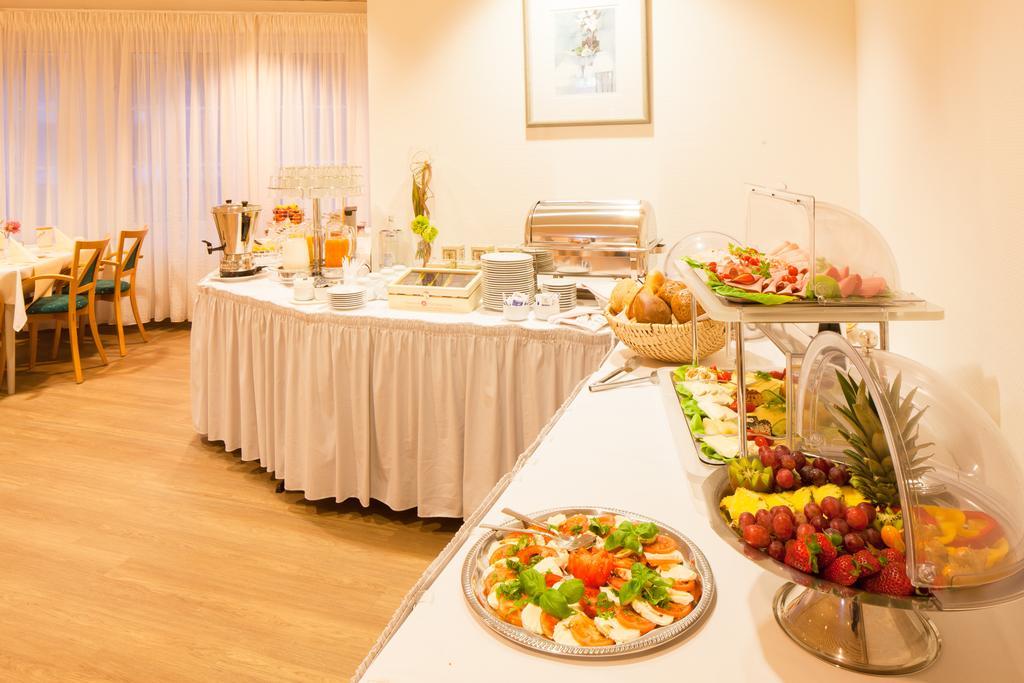 Hotel Am Stern Брюль Номер фото